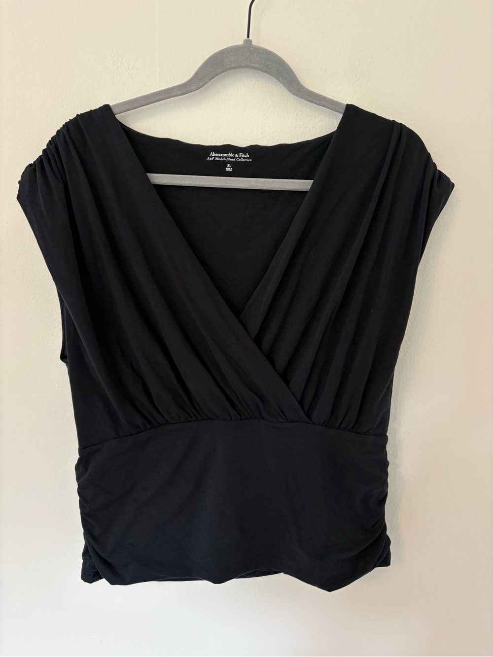 Abercrombie & Fitch Black V-Neck Ruched Women's Top